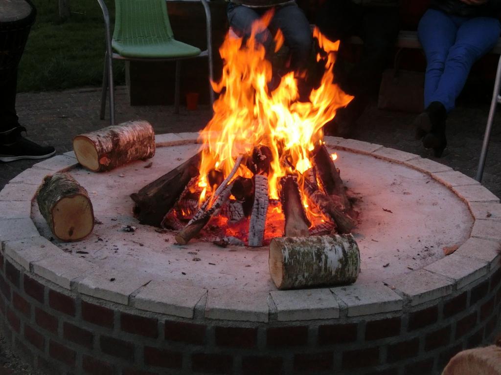 Pipowagen Camping Puur Genieten Acomodação com café da manhã Someren Exterior foto