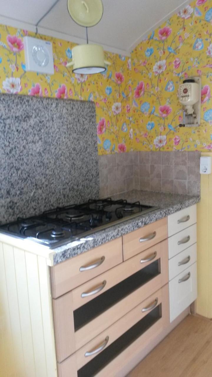 Pipowagen Camping Puur Genieten Acomodação com café da manhã Someren Exterior foto