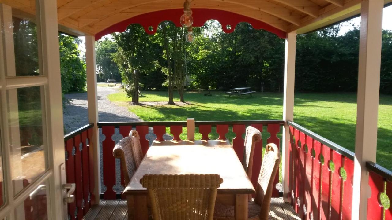 Pipowagen Camping Puur Genieten Acomodação com café da manhã Someren Exterior foto